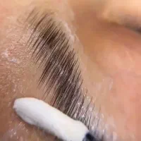 آموزش و خدمات لیفت و لمینت مژه و ابرو(با مدرک)