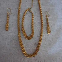 سرویس کاملا شبیه طلا رنگ ثابت .سیاه نمیشه|بدلیجات|نهاوند, |دیوار