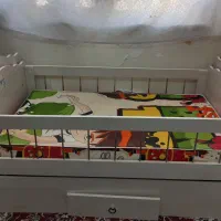 تخت گهواره ای به همراه تشک