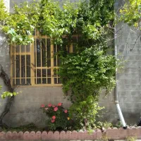 خونه ویلایی با موقعیت عالی 205متر  مسکونی و تجاری