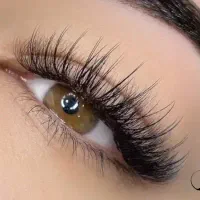 جذب نیرو در لاین مژه درسالن زیبایی