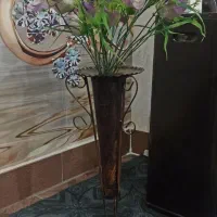 دو عدد گل مصنوعی در حد نو با گلدان|گل مصنوعی|کلاله, |دیوار