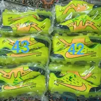 کفش درجه یک برای چمن