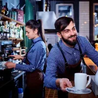 به یک نیروی مسئولیت‌پذیر، خوش‌برخورد
