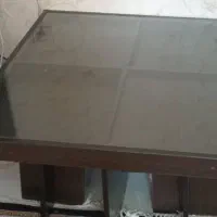 میز محکم و سالم با دوتا عسلی