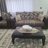 مبل 8نفره با میز ناهار خوری وهمراه ویترین ومیزتلفن