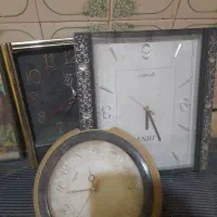 سه عدد ساعت بزرگ