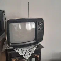 تلوزیون قدیمی تروتمیز