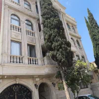 فروش آپارتمان ۲۴۰ متری مشرف به باغ