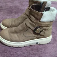 دو تا پوتین ویه کفش اسپرت همشون ساییزش ۳۷.|کیف، کفش، کمربند|بندر انزلی, نوغان|دیوار