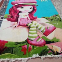 فرش دختر توت فرنگی