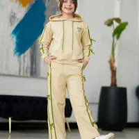 نیازمند فروشنده خانوم