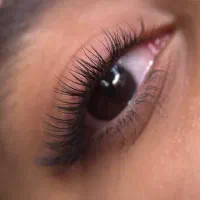 اکستنشن و لیفت مژه و ابرو