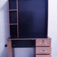 یک سری وسیله آرایشگاه. کانتر و رنگ مو و ...|آرایشگاه و سالنهای زیبایی|سرپل ذهاب, |دیوار