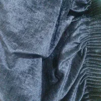 پرده درب پذیرایی مخمل سرمه‌ای پرچین