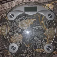 ترازو وزن درحد نو