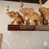 مجسمه فیل گچی ومیوه مصنوعی