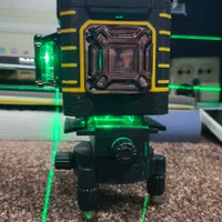 تراز لیزری ۴ خط نور سبز شارژی دیوالت|ابزارآلات|یاسوج, |دیوار