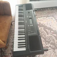 کیبورد یاماها  e373 در حد نو