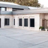 کارمند مالی و اداری