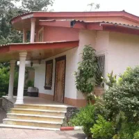 اجاره سالانه ویلاباغ شهرکی با ۱۷۰متربنا (فانی)