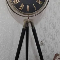 ساعت ایستاده