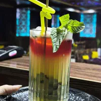 همکار سالنکار خانم