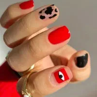 خدمات تخصصی ناخن و مژه و لیفت ابرو و بافت مو|خدمات آرایشگری و زیبایی|پرند, فاز ۲|دیوار