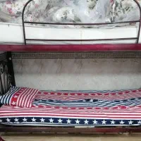 تخت دوطبقه فلزی