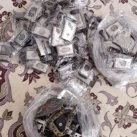 فروش عمده تعدادی کمربند و کراوات به صورت یکجا