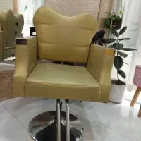 صندلی رنگ و کوتاهی کاملا سالم|آرایشگاه و سالنهای زیبایی|رشت, سیا اسطلخ|دیوار