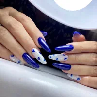 خدمات تخصصـی کاشت وترمیم ناخن