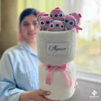 بوکت استیج مینی صورتی و آبی و دستگل استیج عروسکی