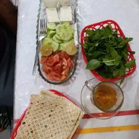 پیک موتوری برای صبحانه خوری