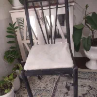 صندلی فلزی محکم و نرم