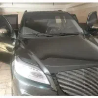 کارگر ساده یا آبدارچی یا نیروی نضافت نمایشگاه