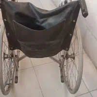 یک دستگاه ویلچر