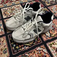 انواع کفش ها فقط یک بار پوشیده شده