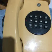 تلفن رومیزی قدیمی