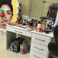 میزوصندلی میکاپ ومیز ناخن در حدنو|آرایشگاه و سالنهای زیبایی|شاهینشهر, فردوسی|دیوار