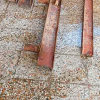 مقداری‌تیر‌اهن‌دست‌دوم‌به‌فروش‌می‌رسد