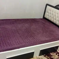 تخت خواب دو نفره در حد نو