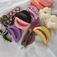 روسری و شال|لباس|شاهین‌شهر, مسکن مهر|دیوار