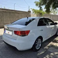 کیا سراتو آپشنال ۹۷ معاوضه با لوین کرولا یا النترا