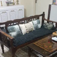 تخت سنتی کاملا سالم و بدون خط و خش