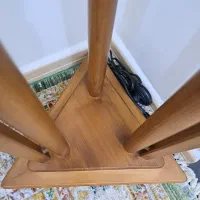 آباژور کنار سالنی چوب راش|چراغ خواب و آباژور|اصفهان, حسین‌آباد|دیوار