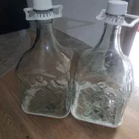 بطری شیشه ای بزرگ