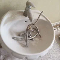 روشویی و دو عدد شیرآلات روشویی و حمام|لوازم سرویس بهداشتی|اهواز, کوی سعدی|دیوار