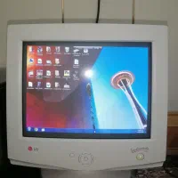 دو عدد مانیتور