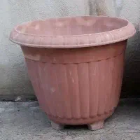 گلدان پلاستیکی و سفالی کارکرده یکجا